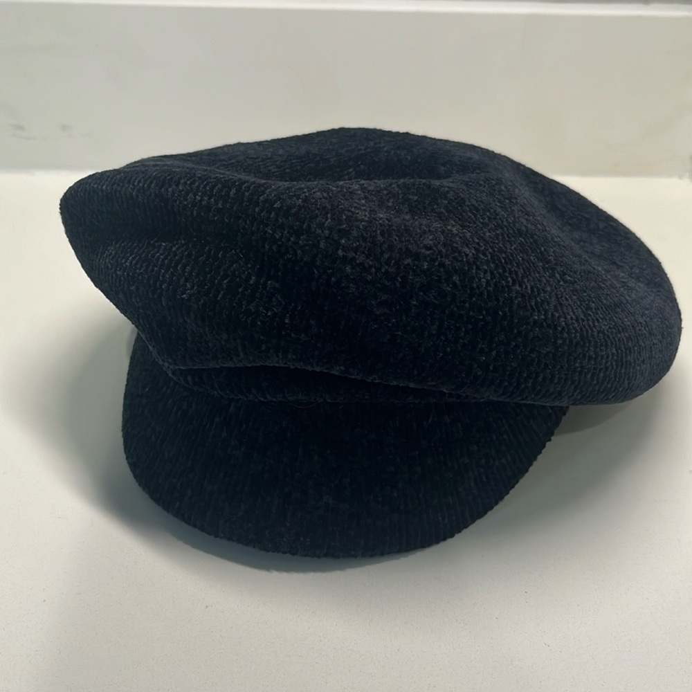 Cabbie hat